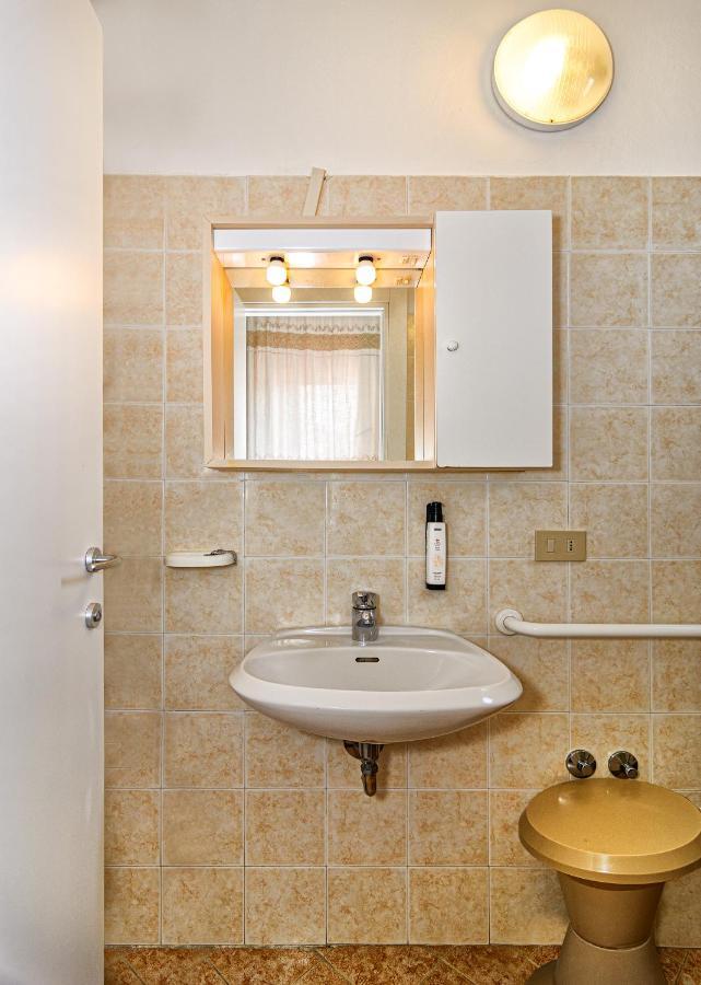Small Single Room